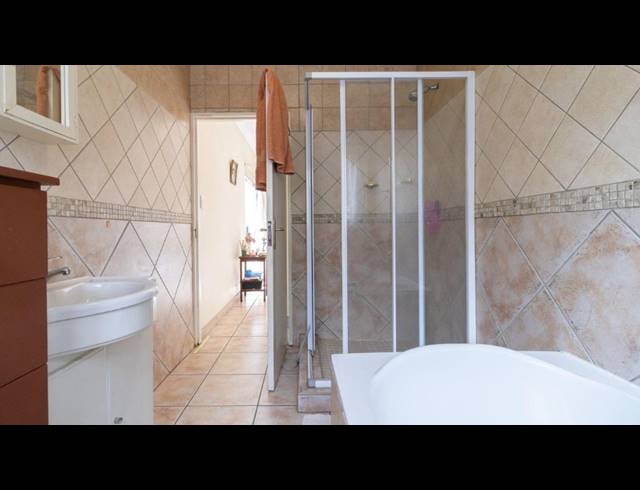 3 BEDROOM APARTMENT FOR SALE IN NEW REDRUTH